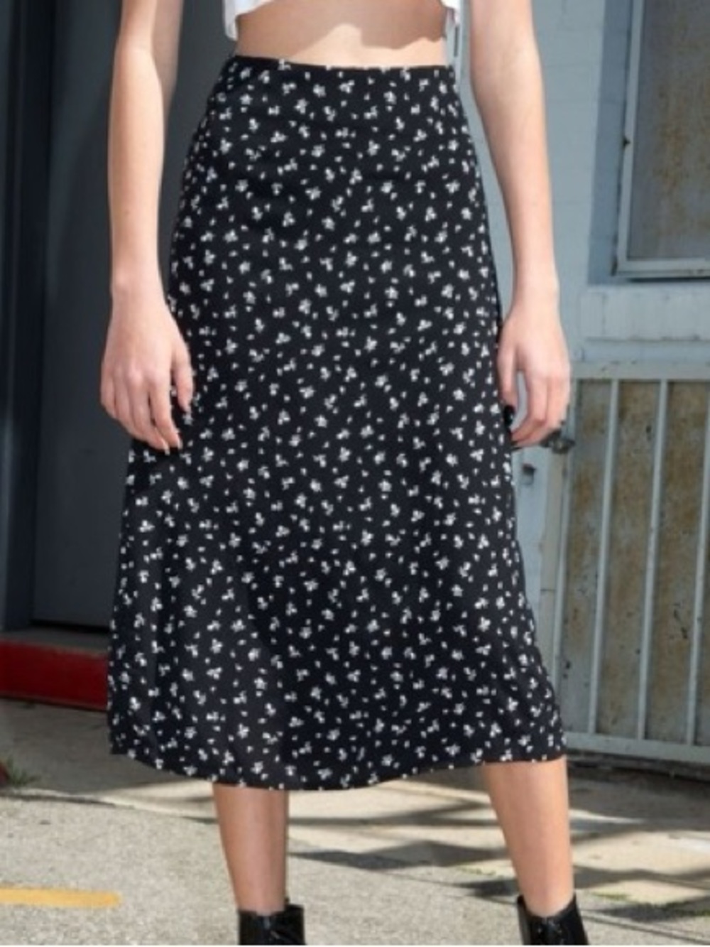 Brandy Melville Navy Floral Phoebe Skirt
